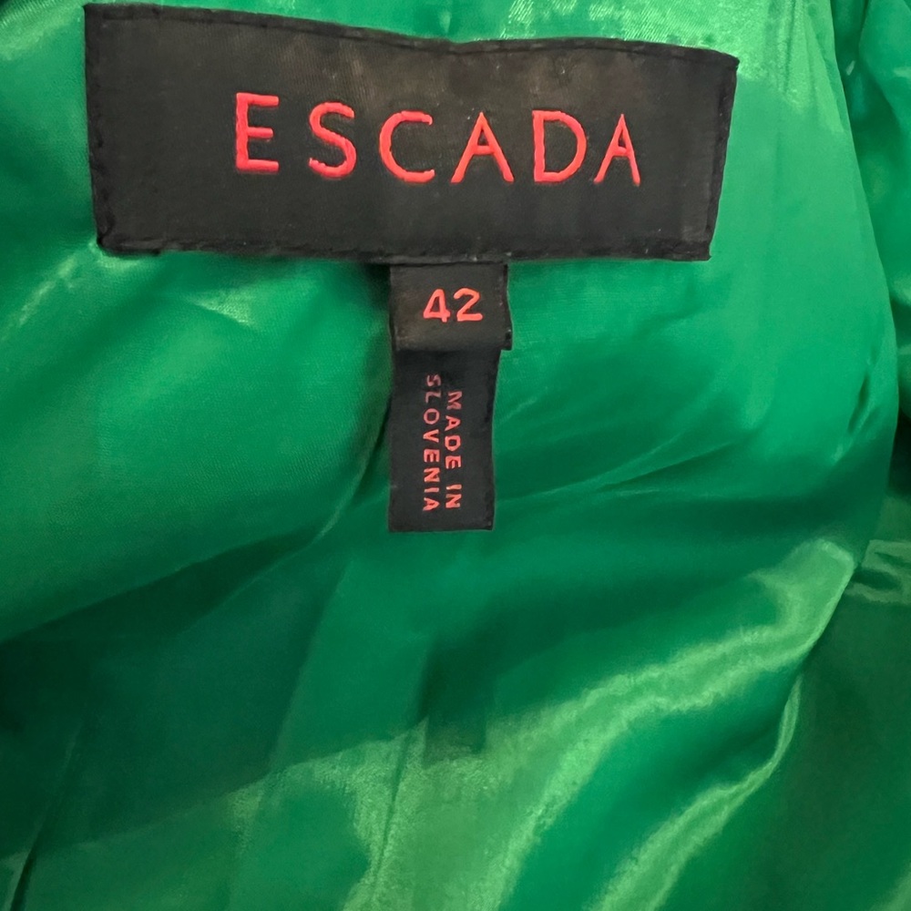 Escada women's skirt set